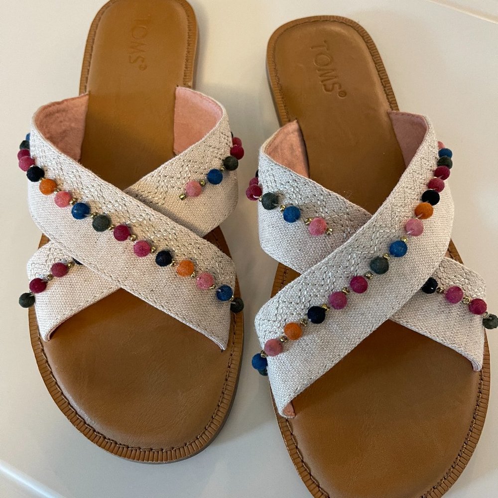 TOMS VIV SLIDE POM POM SANDALS, SIZE 9